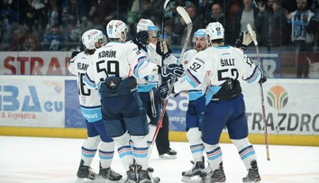 TL: Nitra zahanbila mladíkov zo SR 20 na ich vlastnom ľade