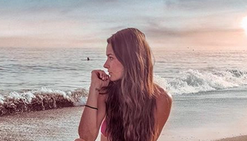 Česká misska spôsobila na pláži rozruch. Videli ste jej bruško?