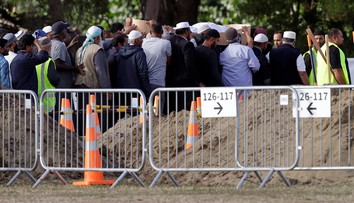 Na Novom Zélande začali pochovávať obete piatkovej masakry v mešitách