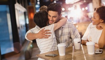 Môžu mať partneri kamarátov opačného pohlavia? Odborníčka vysvetľuje, kde končí dôvera a začína nevera