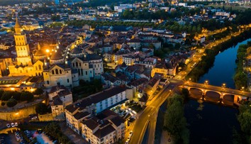 Kostolné zvony zvonili celú noc bez prestávky. Obyvatelia mali zlé tušenie