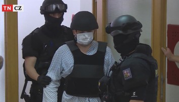 Podpaľač, ktorý má na svedomí najtragickejší požiar v českých dejinách, súhlasil s doživotím