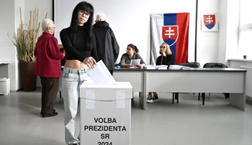 Najstarší aj najmladší voliči. Pani Mária má 102 rokov, Dorota dosiahla plnoletosť pred pár dňami