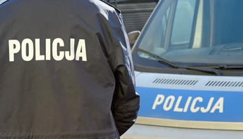 Susedia mali vidieť už len zakrvavené okno. Muž dobodal partnerku vo Varšave, malo ísť o Slovákov