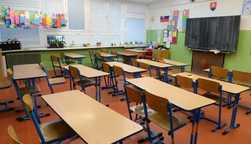 Krik a plač v triede plnej detí: Malého Marca z Brehov odviedli úradníci násilím
