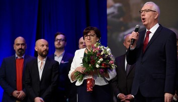 Jiří Drahoš si po prehratých voľbách zaspieval