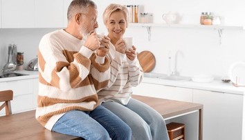 Pijete kávu každé ráno? Odborníci vysvetľujú, čo robí s telom a kedy môže škodiť