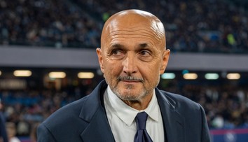 Bol hrdinom Lobotkovho mesta, teraz v ňom nie je vítaný. Pri návrate ďakoval, že ho chráni okno