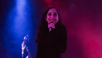 Komička Nasi o závislosti: Na väčšine vystúpení som nebola triezva. Viac ľudí šokovalo to, že chodím na terapiu (rozhovor)