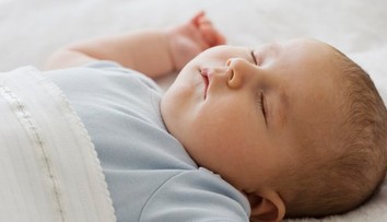 Žena spozorovala drobnú zmenu v správaní svojho synčeka. O pár hodín zomrel