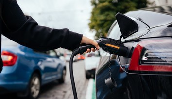 Spaľovacie motory dostávajú šancu aj po roku 2035: Čo to znamená pre vodičov?