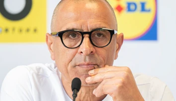 Francesco Calzona zarába kráľovsky. Pozrite si platy reprezentačných trénerov Slovenska