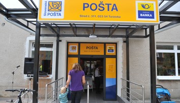 Pošta počas sviatkov mení otváracie hodiny. Informuje aj o zmene termínu vyplatenia dôchodkov
