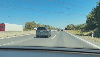V ktorom pruhu zvyknete na diaľnici jazdiť? V jednom vám hrozí pokuta