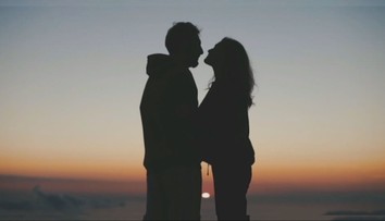 Milenci na dohodu už nie sú tabu. Mladí sa nechcú viazať, vzťahy sa menia