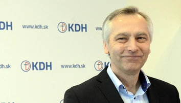 Zverejnenú erotickú komunikáciu s hovorkyňou považuje Figeľ za podvrh