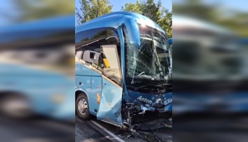 FOTO a VIDEO: Nehoda na Orave mohla byť veľkým nešťastím. Autobus išiel po deti na školský výlet