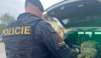 Desivý nález v pohraničnej obci: Z igelitky trčala detská ruka, polícia hľadá zvyšok tela