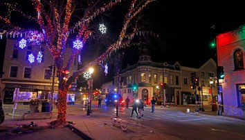 Vodiča, ktorý v USA vrazil autom do sprievodu, obvinia z úmyselného zabitia