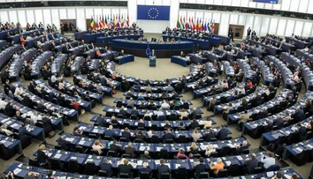 Európsky parlament schválil smernicu o autorskom práve, ktorá sa nepáči Facebooku či Googlu