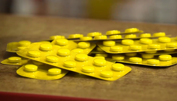 Primár neurológie mal kšeftovať s liekmi. Predpisoval ich pacientom, ktorí o tom nevedeli