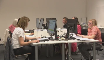 Sľubovali veľké prepúšťanie, realita je iná. Štát zamestnáva čoraz viac ľudí