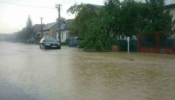 Východným Slovenskom sa prehnala prietrž mračien. Niektoré okresy sú pod vodou