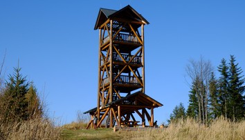 Ikonickú rozhľadňu na Kysuciach uzavreli. Turisti hlásili, že sa rozpadáva