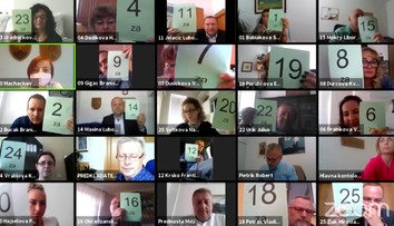 Poslanec mal počas rokovania mestského zastupiteľstva šoférovať. Jeho výhovorka vás dostane