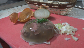 V Poľsku zabíjala huspenina. Lekár a mäsiar radia, na čo nezabudnúť pri jej spracovaní i skladovaní