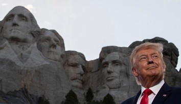 Trump skritizoval snahu demonštrantov o vymazanie vlastných dejín