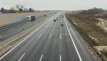 Pohodlnejšia cesta z Bratislavy po D1. Otvorili tam prvý štvorpruhový úsek diaľnice na Slovensku