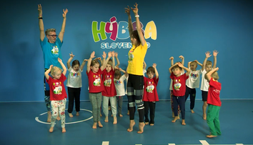 HÝBSA rozcvička: Jednoduché cviky, ktoré zvládnete aj doma