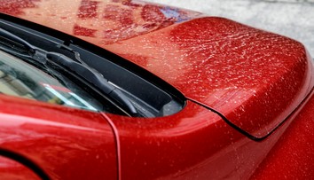 Saharský prach nad Slovenskom. Môže prísť aj „krvavý dážď“