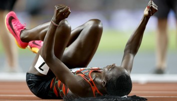 MS v atletike: Triumf podčiarkla osobákom. Zlato z osemstovky putuje do Kene