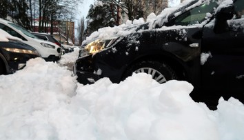 Bez prúdu je na strednom Slovensku 6000 odberateľov, kalamita sa zhoršila
