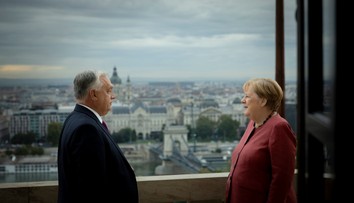 Chceli sme rokovať, oni však boli proti. Postoj Poľska a Pobaltia podľa Merkelovej prispel k vzniku vojny na Ukrajine