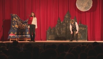 Divadlo v angličtine na bratislavskom gymnáziu. Študenti trénujú jazyk aj odvahu