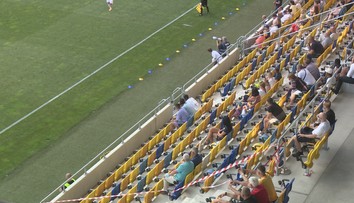 Na šport a kultúru sa možno opäť vrátia masy divákov. Priepustkou by mal byť covid pas