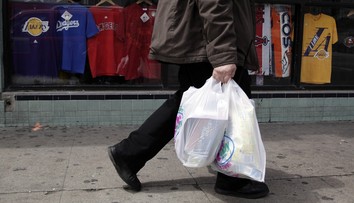 Už nebudeme mať igelitky zadarmo, musíme päťnásobne znížiť ich spotrebu