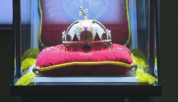 Slovenskí klenotníci vytvorili vernú kópiu uhorskej kráľovskej koruny. Trvalo im to vyše tisíc hodín