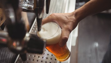 Koniec „čapákov“? Európe hrozí nedostatok niektorých nápojov a potravín. Všetko pre látku, o ktorej sa veľa nehovorí