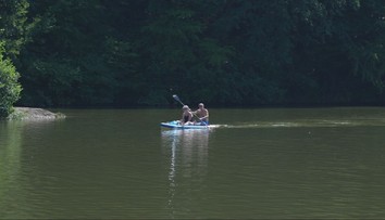 Pozor na jazerá či štrkoviská, voda sa môže pokaziť. Takto skontrolujete, či sú v nej sinice