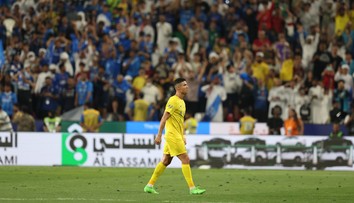 VIDEO: Ronaldov skrat v saudskoarabskom Superpohári. Za úder lakťom videl rovno červenú a zahnal sa aj na rozhodcu