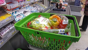 Zdražovania majú plné zuby. K bojkotu obchodných reťazcov sa pridali obyvatelia prvej západnej krajiny