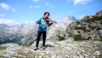 S klasickou hudbou nechcel mať nič, dnes vypredáva koncerty. Huslista Vladimír Jablokov chystá veľkolepý návrat na Slovensko