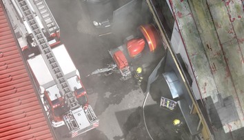 Veľká evakuácia v Bratislave: Požiar v blízkosti ubytovne, utekalo 150 ľudí