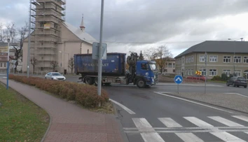 Po 20 rokoch dostali v Tvrdošíne obchvat. Kamióny ubudli, no nastala zvláštna situácia