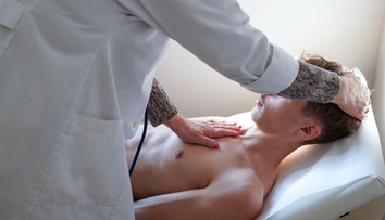 Stačil nenápadný príznak. Lekári 6-ročnému dievčaťu odhalili nádor na mozgu