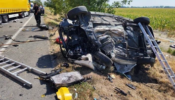 FOTO: Smrteľná nehoda pri Dunajskej Strede. Čelnú zrážku s nákladiakom neprežila 57-ročná žena